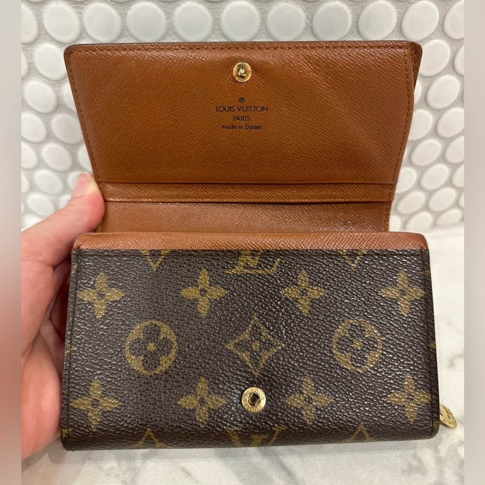 Louis Vuitton Wallet- Authentic